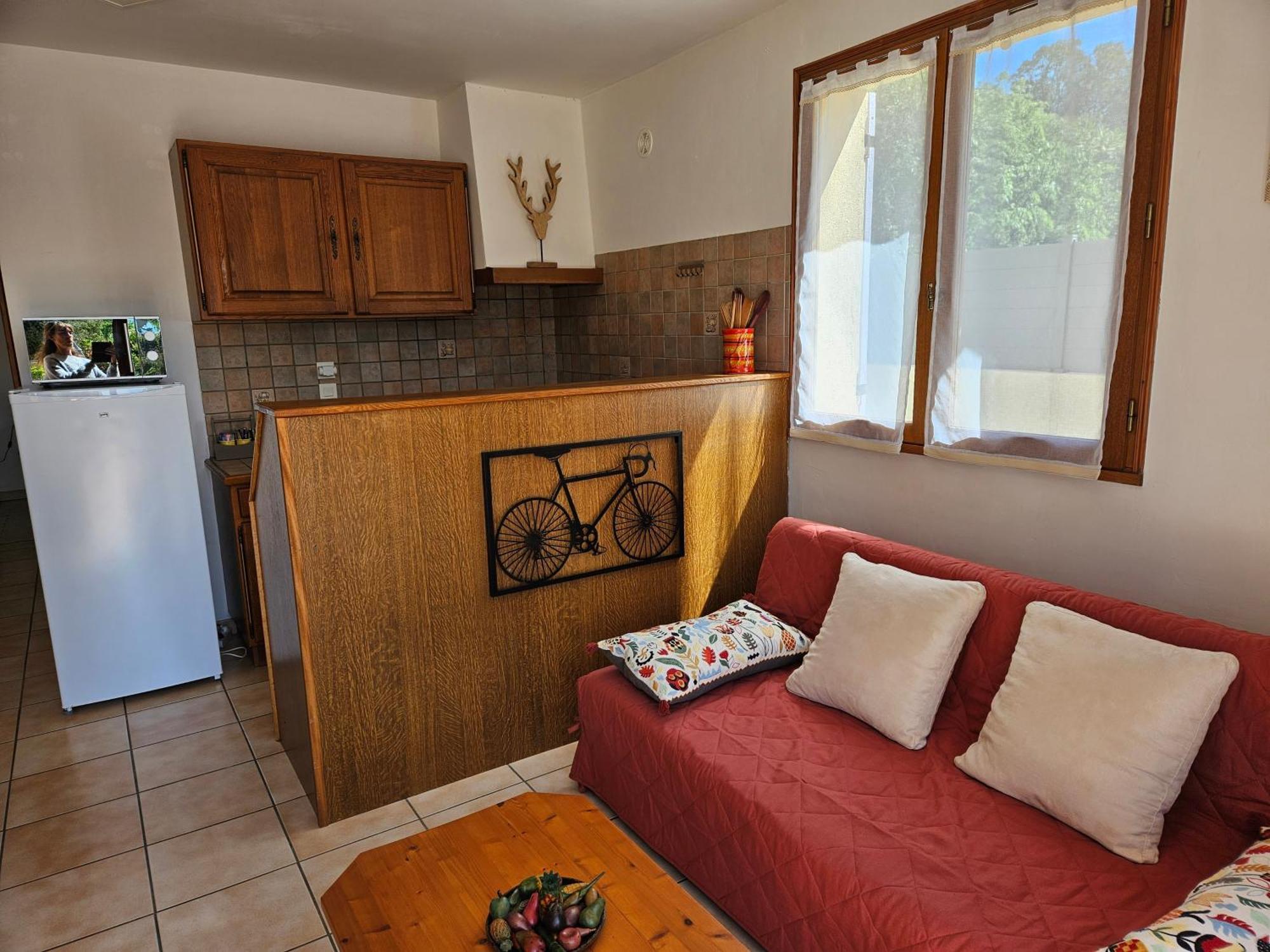 Au Pied Du Massif Des Costes Villa Pelissanne ภายนอก รูปภาพ
