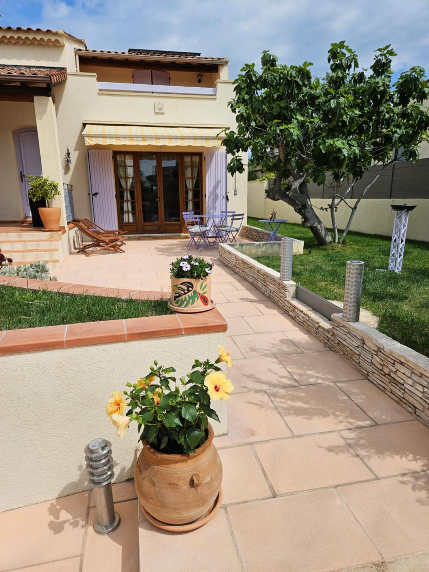 Au Pied Du Massif Des Costes Villa Pelissanne ภายนอก รูปภาพ