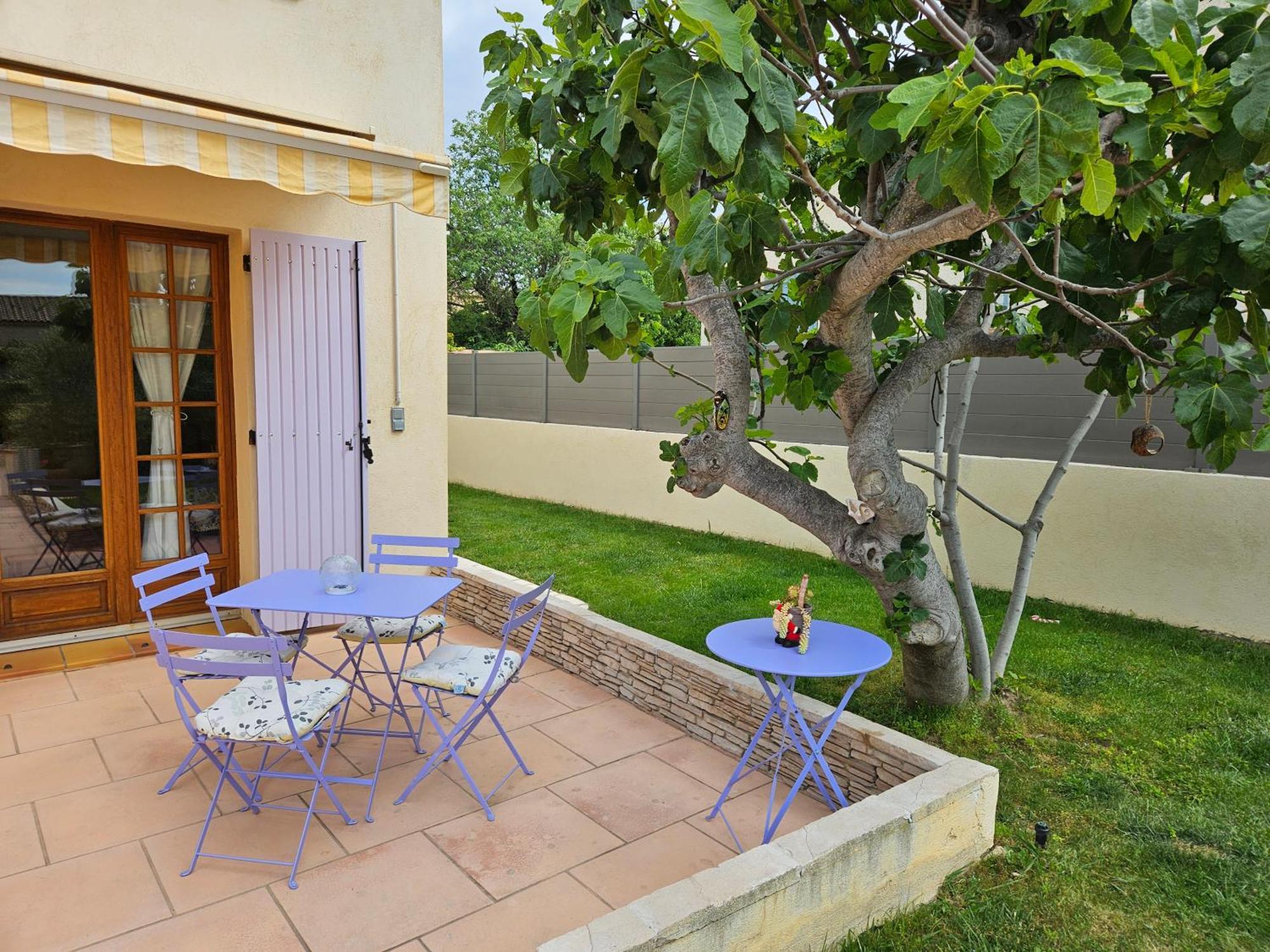 Au Pied Du Massif Des Costes Villa Pelissanne ภายนอก รูปภาพ